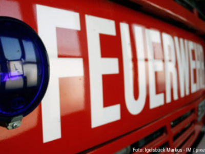 Feuerwehreinsatz in der Nordtadt: Zwei Gartenlauben in Flammen