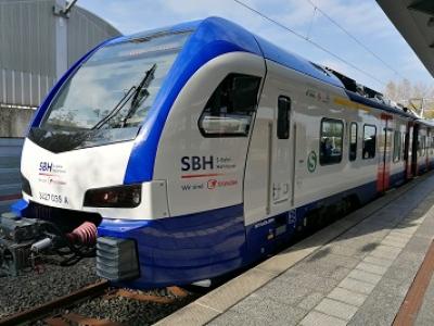 Ronnenberg: Auto kollidiert mit S-Bahn - 84-Jährige leicht verletzt