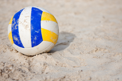 Beachvolleyball-Cup auf dem Opernplatz gestartet