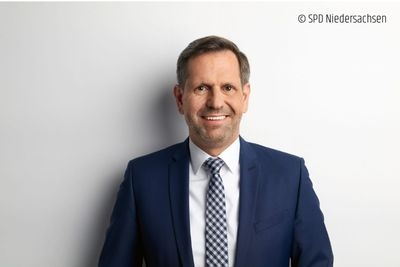 Abstimmung im Landtag: Olaf Lies zum neuen Ministerpräsidenten gewählt