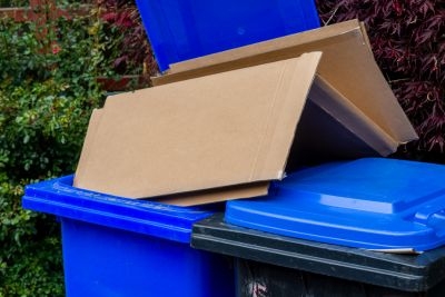 Platzprobleme mit Blauer Tonne: Aha will bei Bedarf zusätzliche Sammelcontainer aufstellen